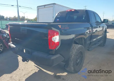 2017 Toyota Tundra Sr5 5.7L V8 z USA, uszkodzony, nr VIN 5TFUW5F12HX672352